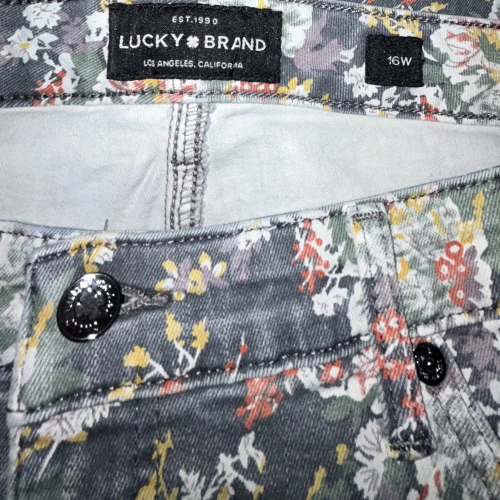 Lucky Brand Lolita Floral Print Jeans Women’s size 16W - Picture 7 of 9